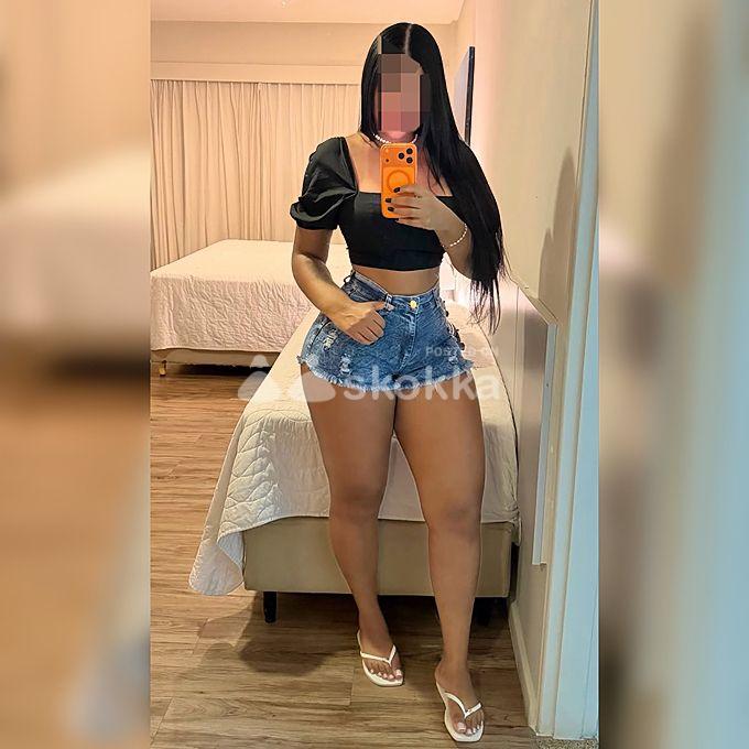 Soy una linda caraquena con una sonrisa que ilumina cualquier encuentro y una actitud que te hara sentir en confianza de | Damas de compañía, escorts y sexo en Santa Cruz