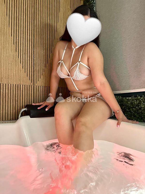 BLANQUITAMACANUDATETONASALIDAS pechitos naturales | Damas de compañía, escorts y sexo en Santa Cruz